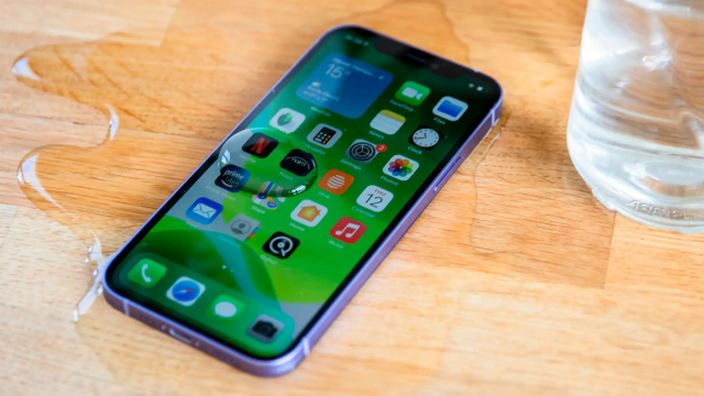 iPhone Cases: 9 Best Waterproof Phone Case In 2022